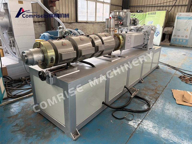 PVC dört borulu makine testleri tamamladı, makine iyi çalışıyor PVC dört borulu makine testleri tamamladı, makine iyi çalışıyor